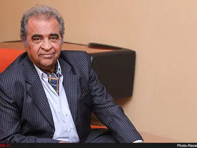 مهدی سپهر از سرقت آثارش توسط یک خواننده‌ لس‌آنجلسی خبر داد