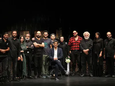 تصاویری از نمایشنامه‌خوانی اثری از بهرام بیضایی به نفع سیل‌زدگان لرستان