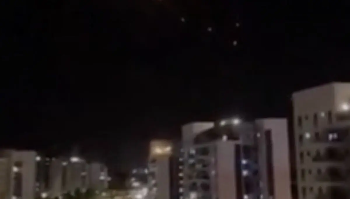 ایران بیش از ۱۰۰ موشک به سمت سرزمین‌های اشغالی شلیک کرده است