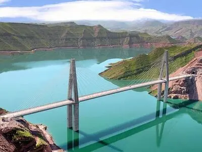 احداث پل  معلق بر روی سد داریان