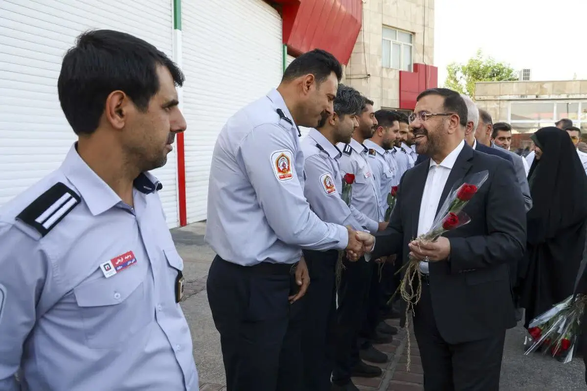 آتش‌نشانان قهرمانان بی‌ادعای نجات جان انسان‌ها هستند