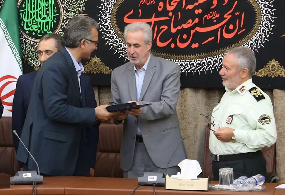 تجلیل از دکتر فاضل مدیرعامل مجتمع فولاد صنعت بناب در آئین تجلیل از خیران امنیت آذربایجان شرقی