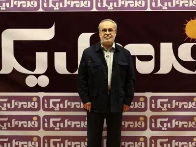 در جریان شوخی‌های شبکه چهار هستم/مرا بیشتر با مناظره‌های انتخاباتی می‌شناسند