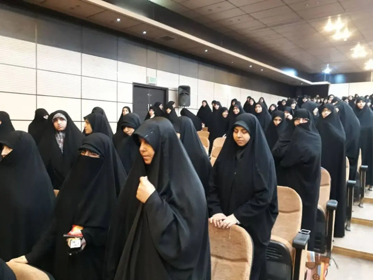 آمادگی حوزه‌های علمیه خواهران برای کمک به پزشکان و پرستاران