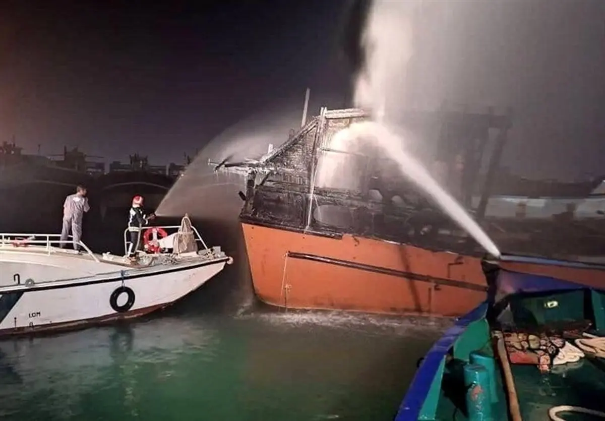 حمله هوایی رژیم صهیونیستی و آمریکا به اسکله‌های قشم و بندرچارک