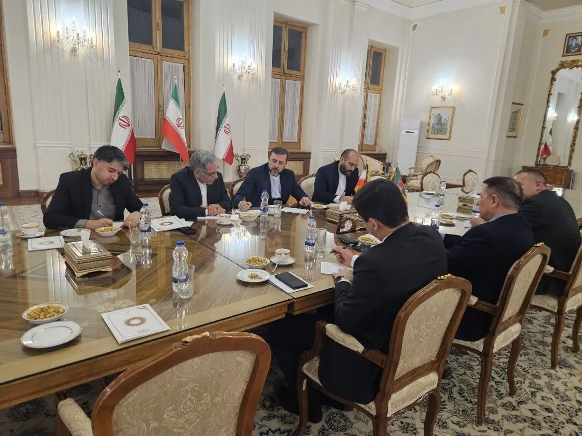 نائب وزير الخارجية الإيراني يلتقي الممثل الخاص لتركمانستان لشؤون بحر قزوين