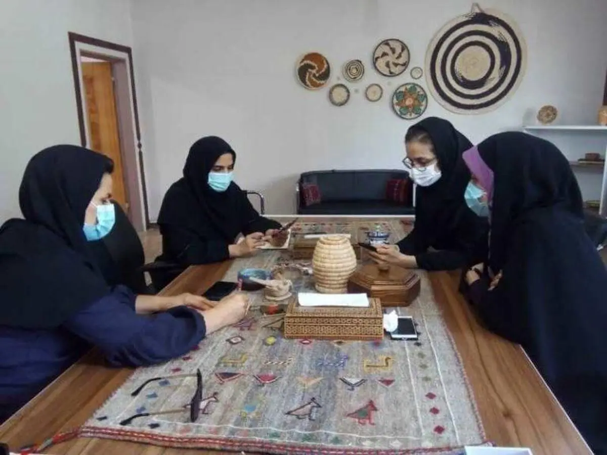آموزش صنایع دستی در مدارس ابتدایی استان بوشهر 