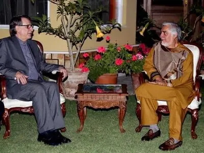 دیدار نماینده ایران با عبدالله در خاک افغانستان/ رایزنی درباره حادثه اخیر مرزی اخیر