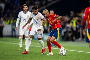 لامین یامال در آستانه تاریخ‌سازی با توپ طلا