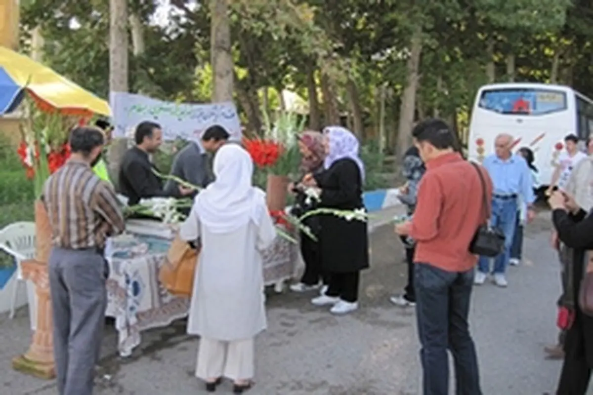 استقبال از گردشگران شهر نمونه گردشگری بسطام انجام شد