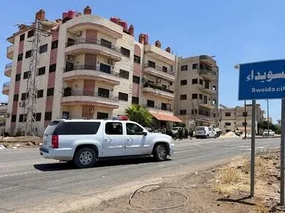 غارات إسرائيلية مكثفة جنوب سوريا واشتباكات عنيفة في السويداء