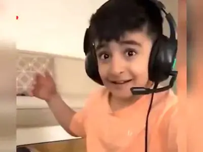  ذوق یک پسر بچه بعد از وصل شدن اینترنت + فیلم