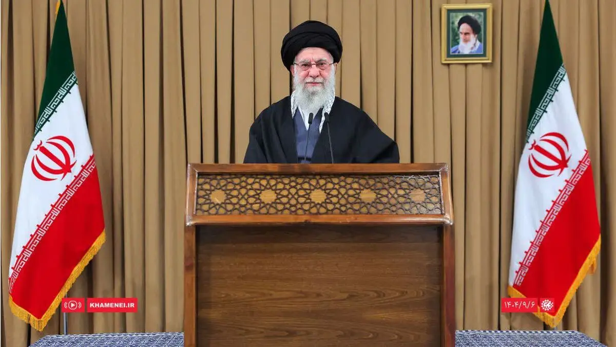 جمهوری اسلامی می‌تواند قدرتمندانه بایستد، تصمیم بگیرد و از های‌وهوی این و آن واهمه نکند