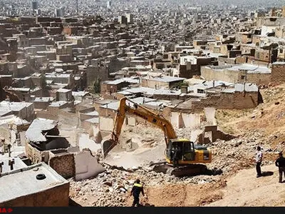کوتاهی آستان قدس رضوی در صدور سند مالکیت حاشیه نشین‌ها/ برخورد چکشی شهرداری با حاشیه نشین‌ها 
