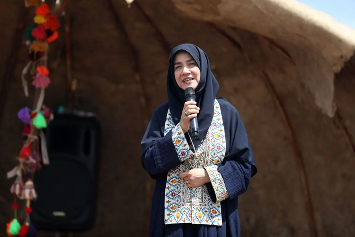 خانواده بزرگ عشایر آینده ایران است/ صنایعدستی محصول اقتصادمحور عشایر