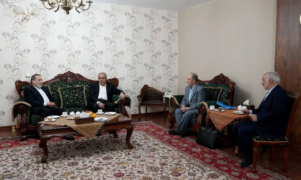 دیدار وزیر امور خارجه با پدر زندانی ایرانی در ترکیه