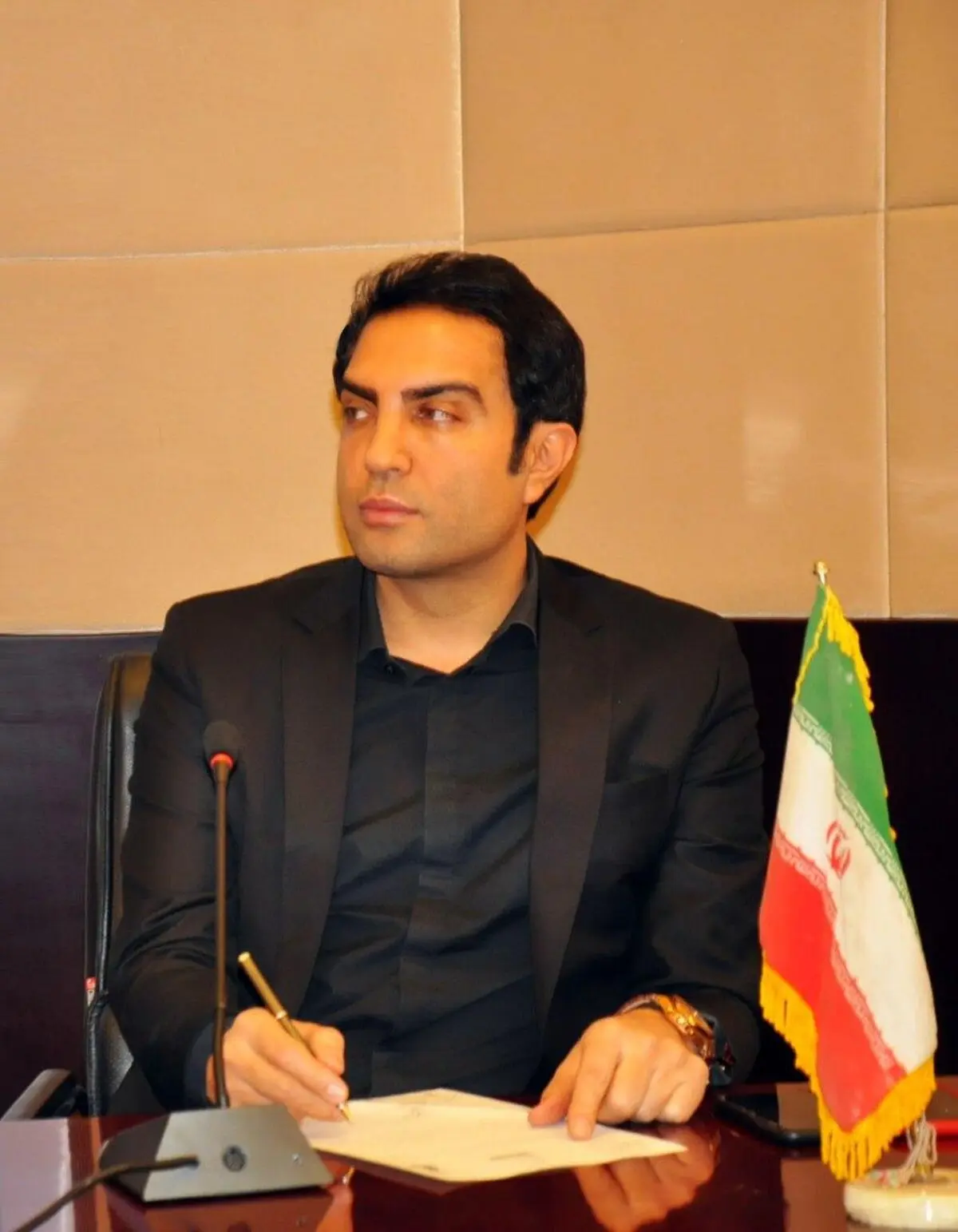 توسعه اقتصاد غیرنفتی راهکار اساسی خروج از بحران
