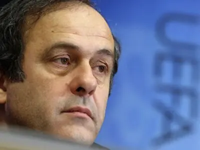 پلاتینی: VAR مثل یک آشغال می‌ماند