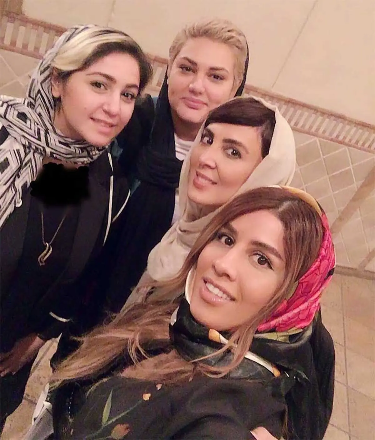 شباهت جالب لیلا بلوکات و خواهرش