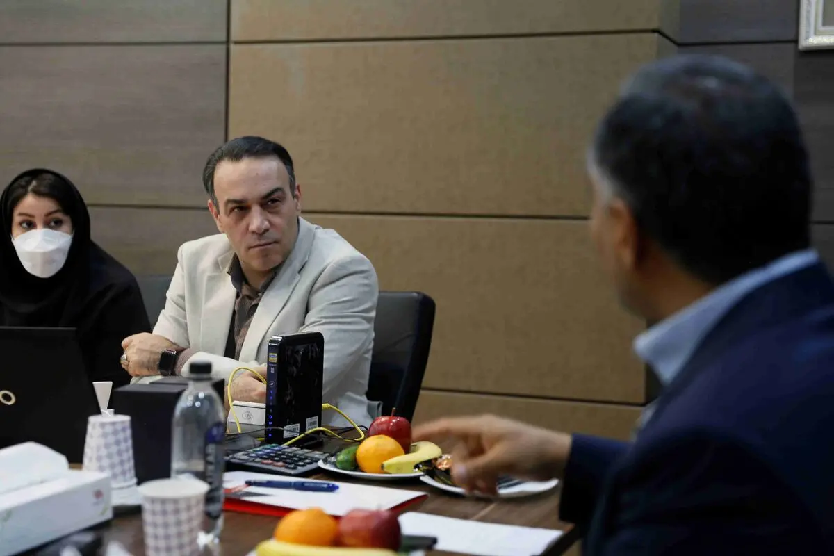 مشتری باید ایران کیش و بانک تجارت را یکسان ببیند 