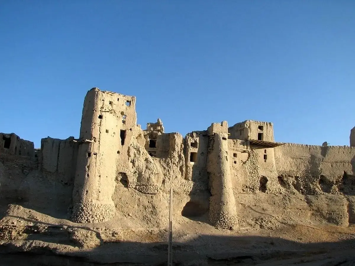 نخستین بنای چندطبقه خشت و گلی دنیا زیر تیغ مداخلات غیراصولی شهرداری/ میراث‌فرهنگی: فرصت اصلاحات داده‌ایم