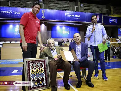 تقدیر از اسطوره بسکتبال ایران در تالار آزادی