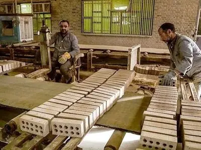 شروع تولید در کارخانه آجر دهدشت/ ۲۰۰ کارگر چند ماه مزد معوقه دارند