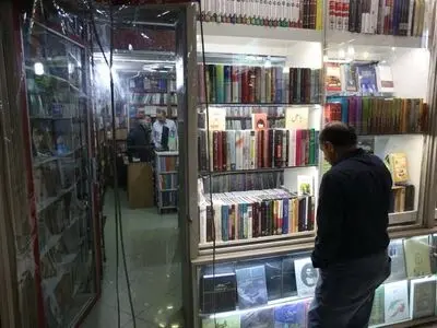 کاهش ۹۰ درصدی تقاضا برای دریافت کتاب‌های امانتی در آذربایجان غربی / کتاب‌ها در کتابفروشی‌ها خاک می‌خورند