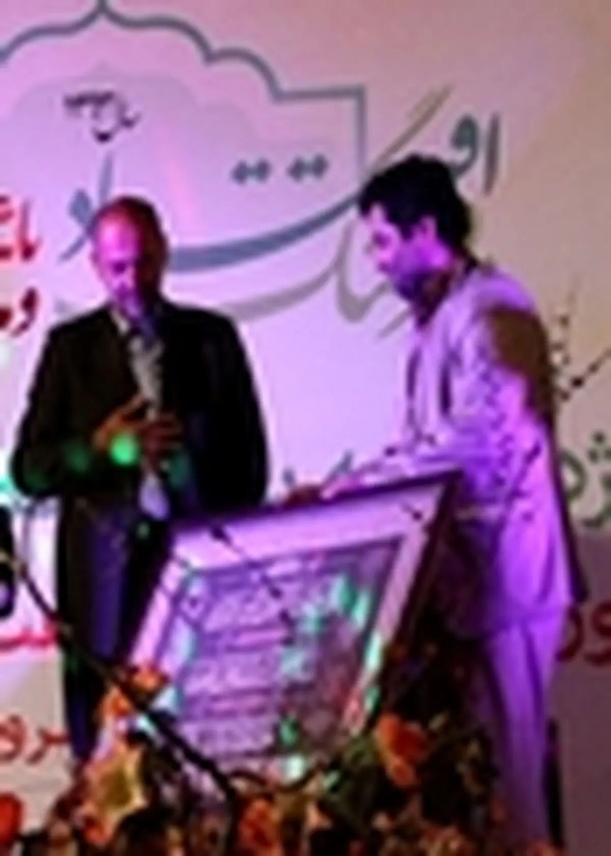 ملت ایران راه شهدا را ادامه دهند
