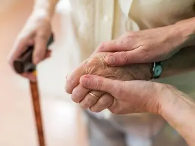 کالابرگ ۶۲۰ هزار تومانی برای پیرزنی بیمار با درآمد کمتر از ۵ میلیون تومان/ این حمایت‌ها اصلاً «حمایت» نیست!