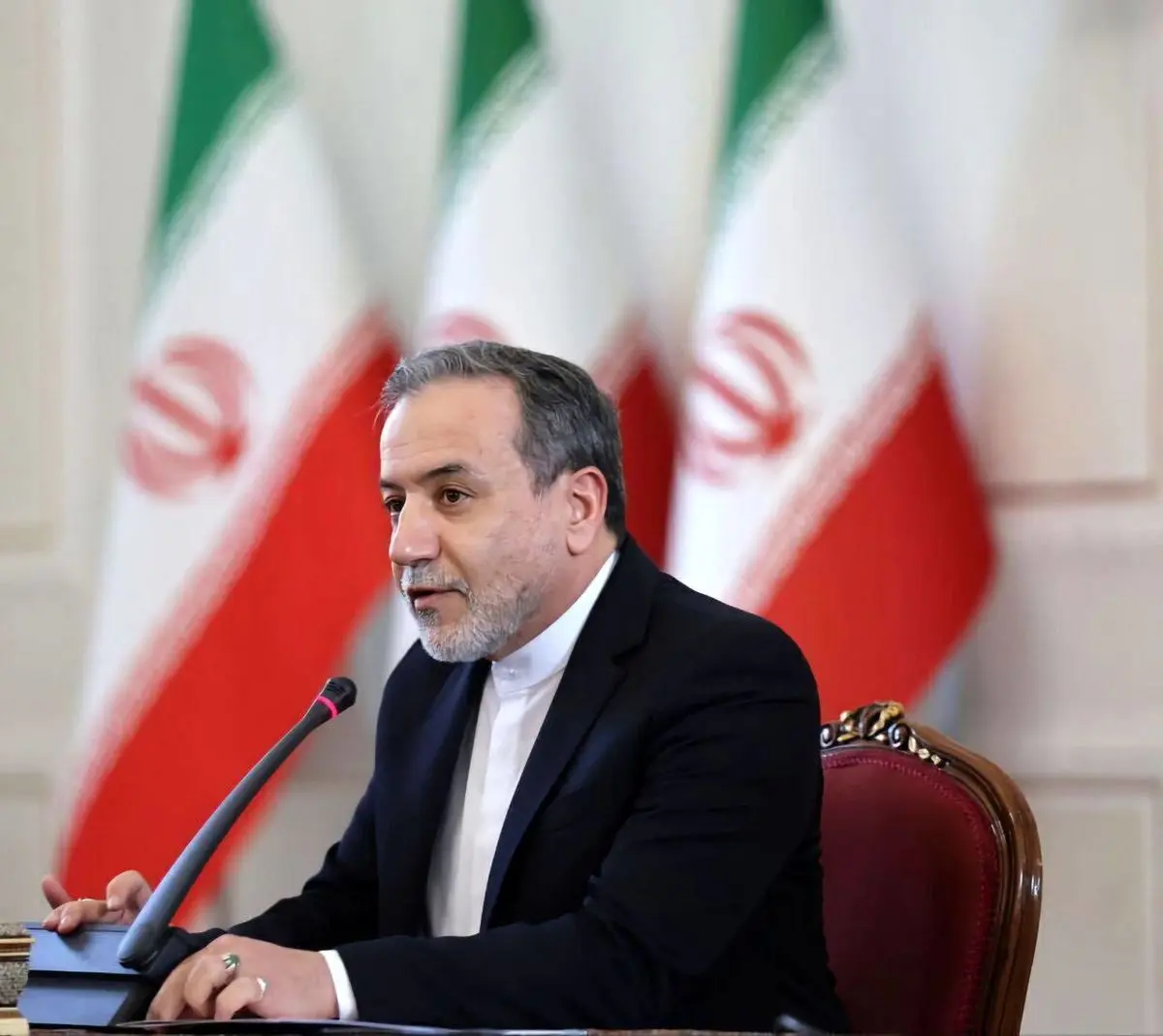 بازدید عراقچی از سازمان صدا و سیما