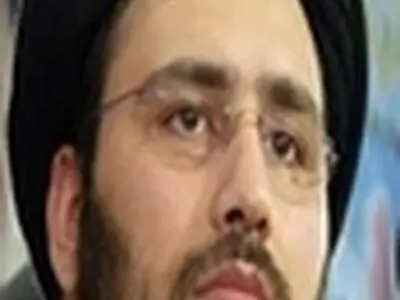 سید علی خمینی از آیت‌الله مهدوی کنی عیادت کرد