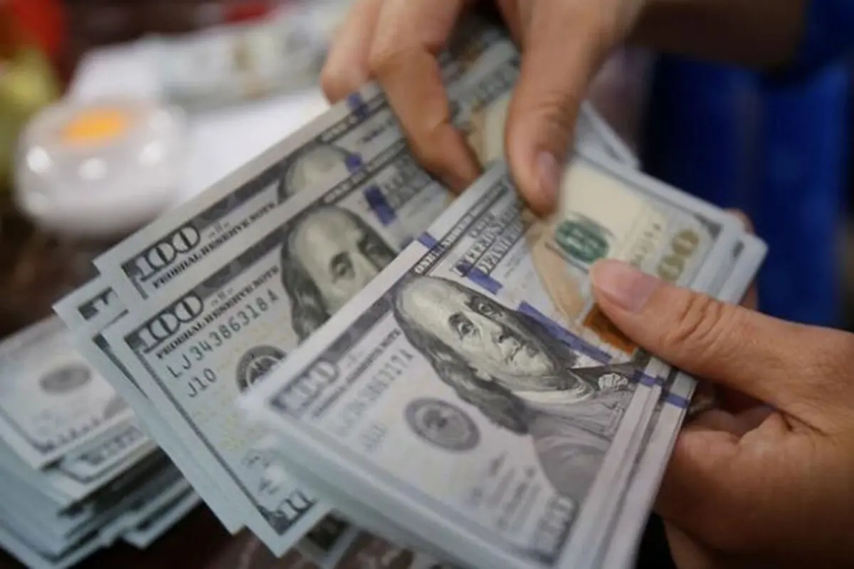 ورود ارز همراه مسافر تنها تا سقف ۱۰هزار یورو