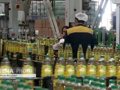 کارگران روزمزد روغن «اویلا» خواستار مستقیم شدن قراردادهایشان شدند/ مدیر پشتیبانی: نیاز به مجوز داریم 