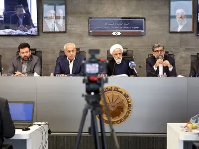 دریافت عوارض ۱۰ درصدی کرایه حمل دریایی تا تصویب فهرست مشمولان در هیات وزیران متوقف شد