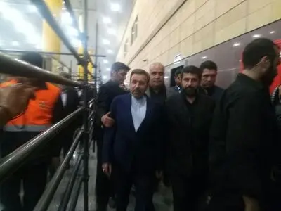 روند خدمات رسانی به مردم مطلوب است/ عکس سلفی زائران با واعظی