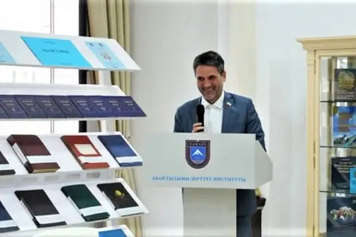 تاثیرپذیری شاعر ملی قزاقستان از شاعران ایرانی