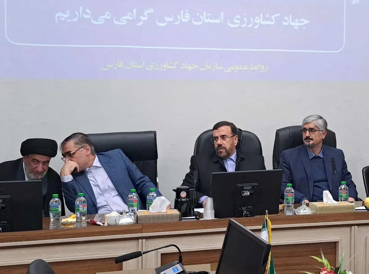 رانت خواران کشور می خواهند کشور درگیر روزمرگی شود/ وظیفه وزارت جهاد کشاورزی، فروش یا خرید مرغ نیست