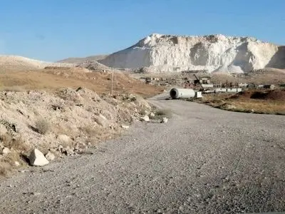 مخالفت جمعی از ساکنان خرقان با ساختِ یک کارخانه جدید سیمان