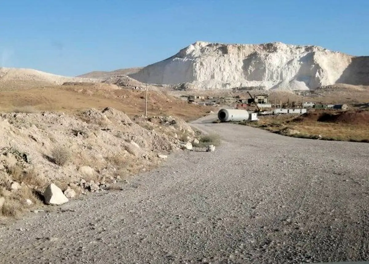 مخالفت جمعی از ساکنان خرقان با ساختِ یک کارخانه جدید سیمان