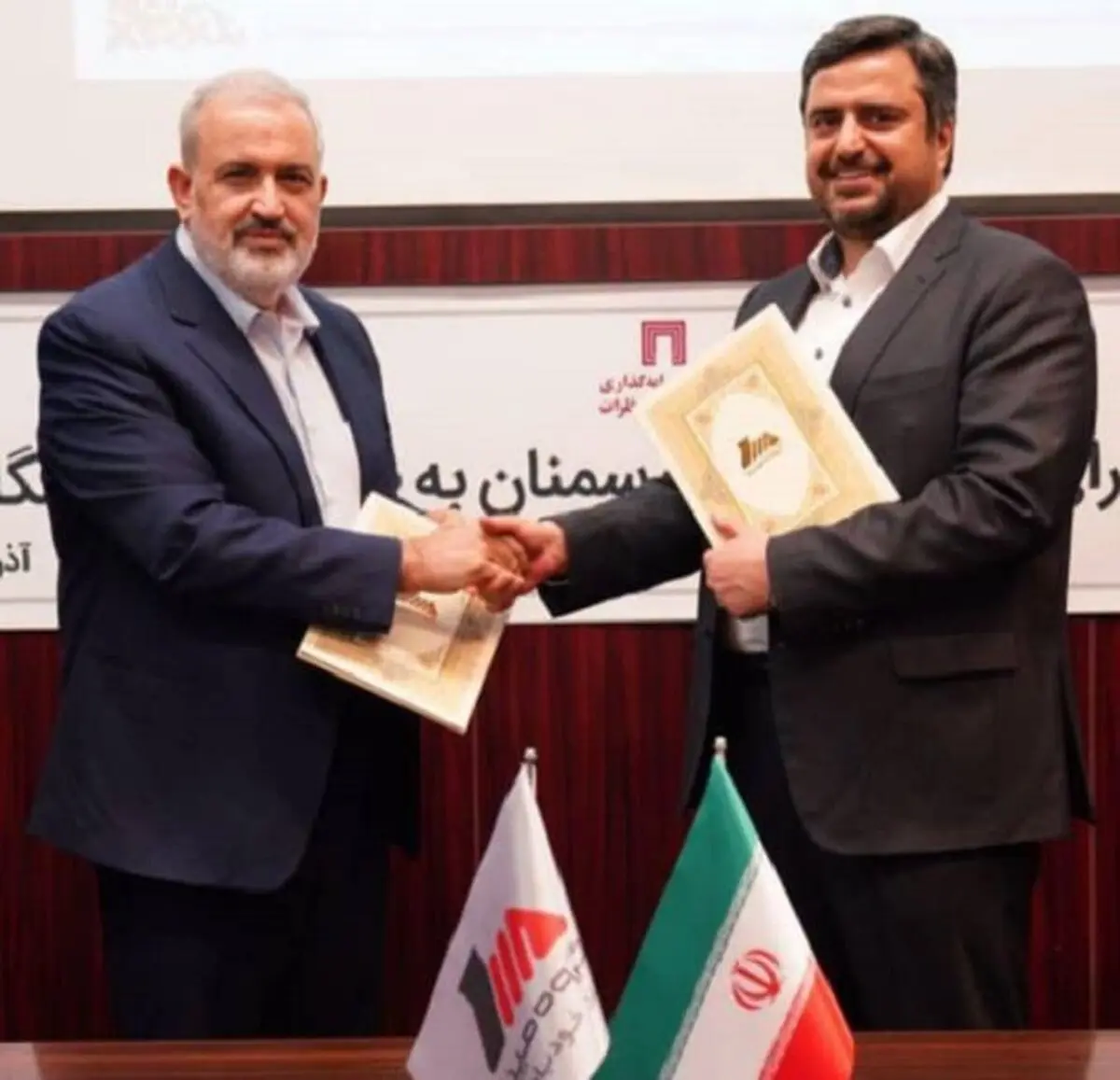 امضاء نخستین تفاهم‌نامه ایجاد ظرفیت جدید نیروگاهی توسط شرکت‌های صنعتی و معدنی/ سرمایه‌گذاری ۷۹ میلیون یورویی «ومعادن» در تکمیل فاز دوم نیروگاه سمنان
