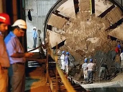 از بیکاری تا حقوق معوق/ مشکلات کارگران نگهبان قطار شهری اهواز حل نشد