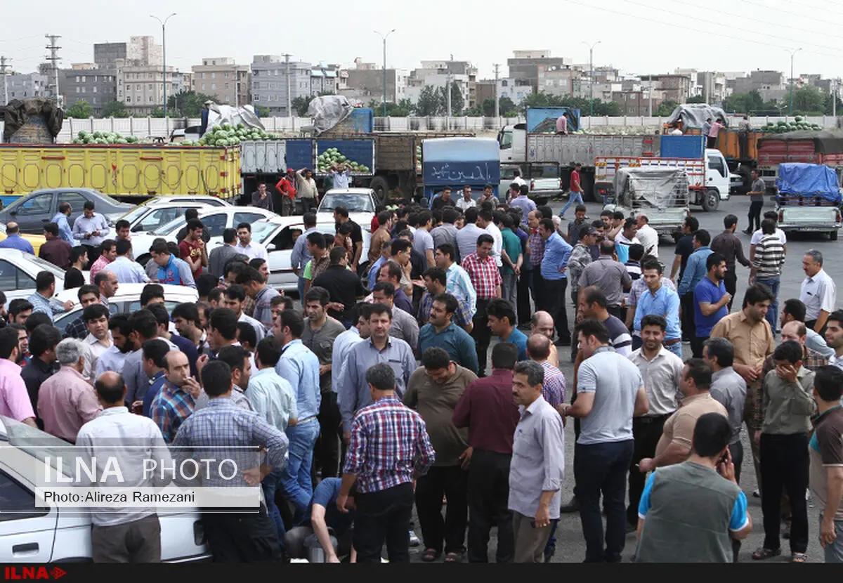 تجمع کارگران میادین میوه و تره‌بار در اعتراض به«طرح دست‌چین»