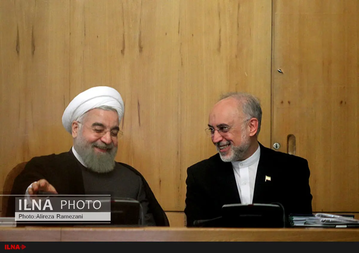دلجویی روحانی از صالحی در جلسه هیات دولت+عکس