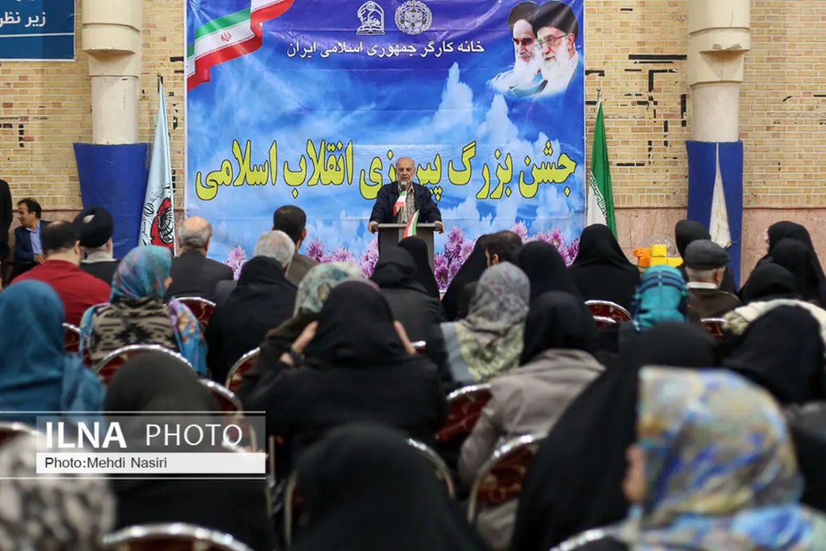 به کارگر نباید گفت دهانت را ببند و اعتراض نکن/ پیشنهاد ما ۴ میلیون تومان برای مزد است/ دولت از ثروتمندان بگیرد و همسان‌سازی را اجرا کند/ جلوی ورود کارگران به مجلس را گرفته‌اند چون مقابل خصوصی‌سازی غارتگرانه می‌ایستند