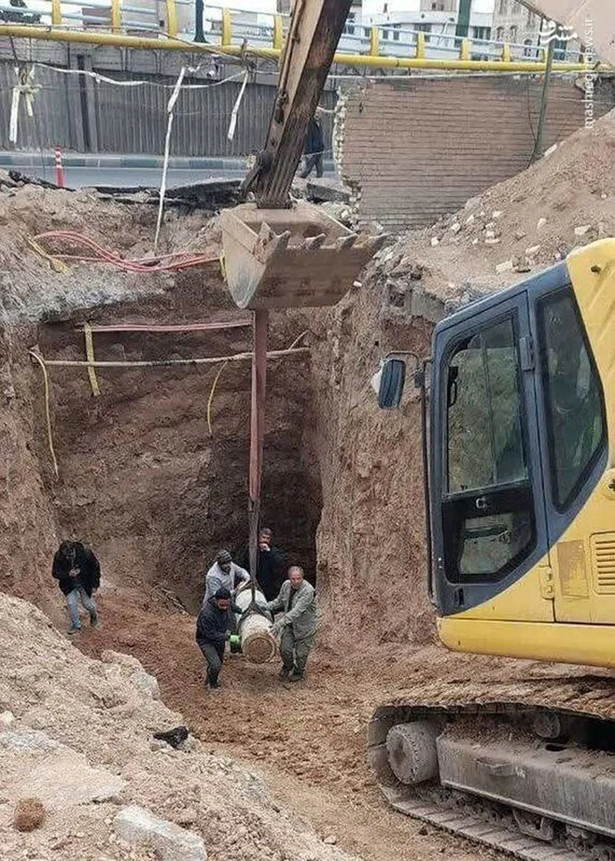 تصاویری از بمبی که در تهران عمل نکرد!