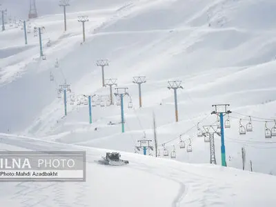 ۱۲ آفرود سوار در گردنه بیژن سمیرم گرفتار برف شده‌اند