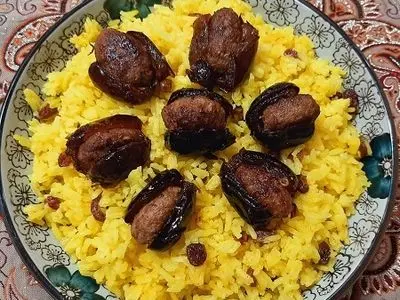 طرز تهیه خرما پلو بسیار مقوی و مجلسی