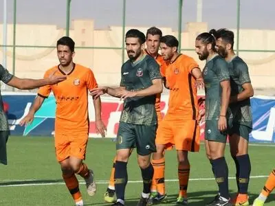 رضانیا: فوتبالی فرا تر از لیگ یک بازی می کنیم/ با یک برد می توانیم خودمان را به جمع مدعیان اضافه کنیم