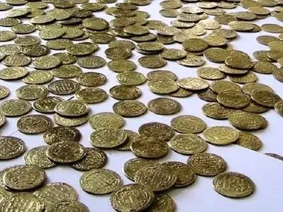 دستگیری دو کلاهبردار سکه‌های تقلبی در شهرستان دورود